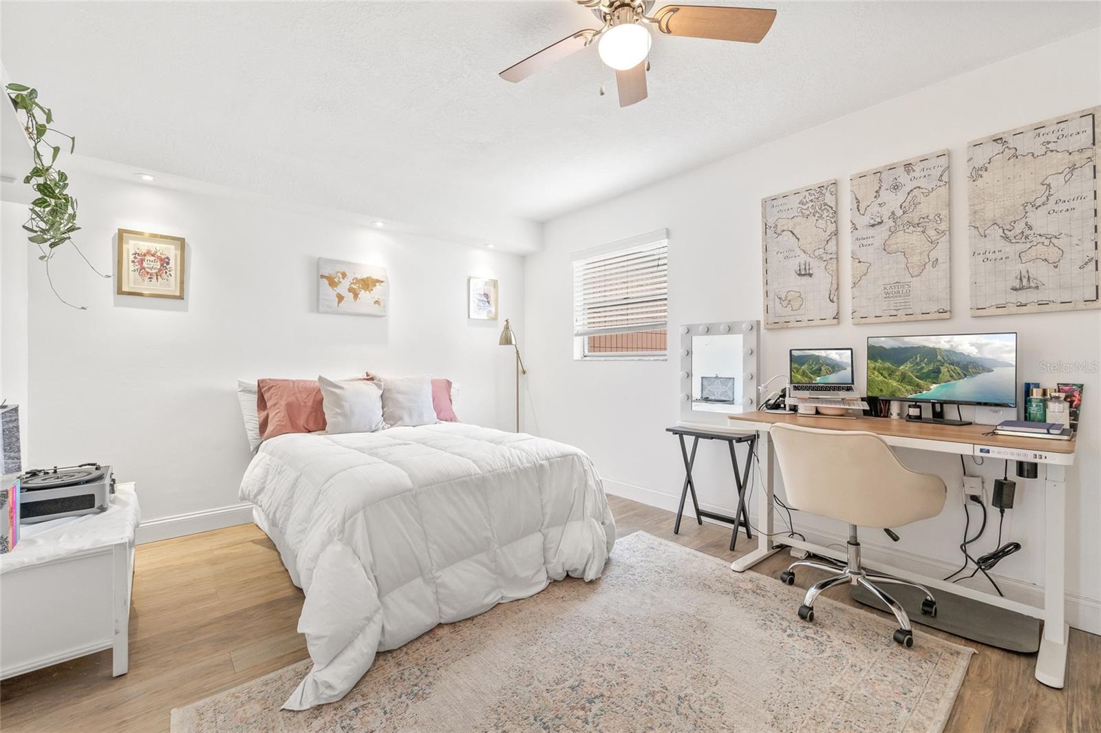 Image 22 of 36 For 2424 Tampa Bay Boulevard B211