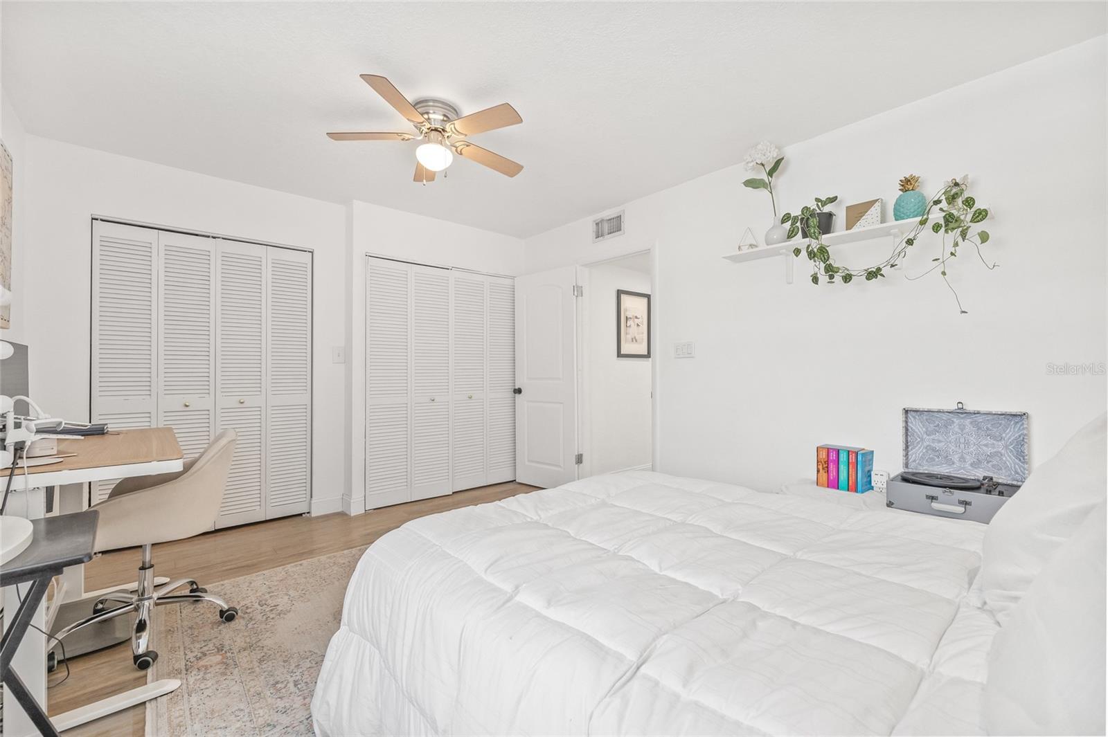 Image 23 of 36 For 2424 Tampa Bay Boulevard B211
