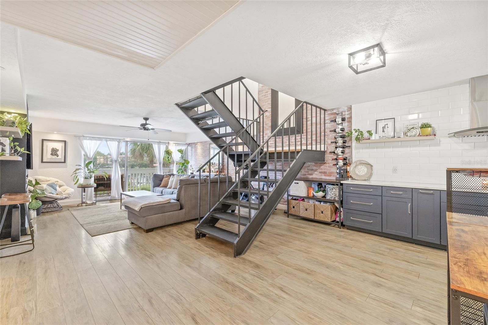Image 3 of 36 For 2424 Tampa Bay Boulevard B211