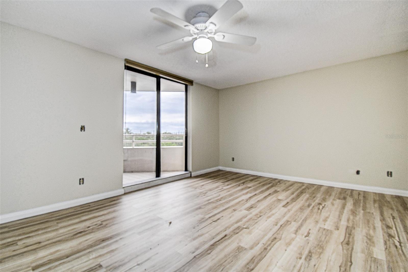 Image 12 of 36 For 5940 Pelican Bay Plaza S 406
