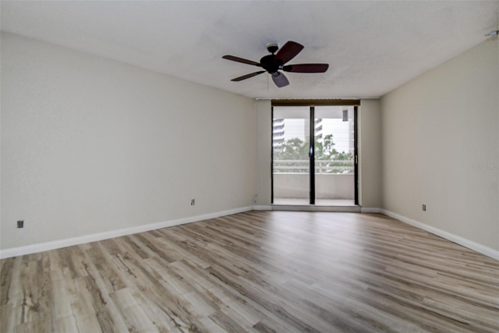 Image 23 of 36 For 5940 Pelican Bay Plaza S 406