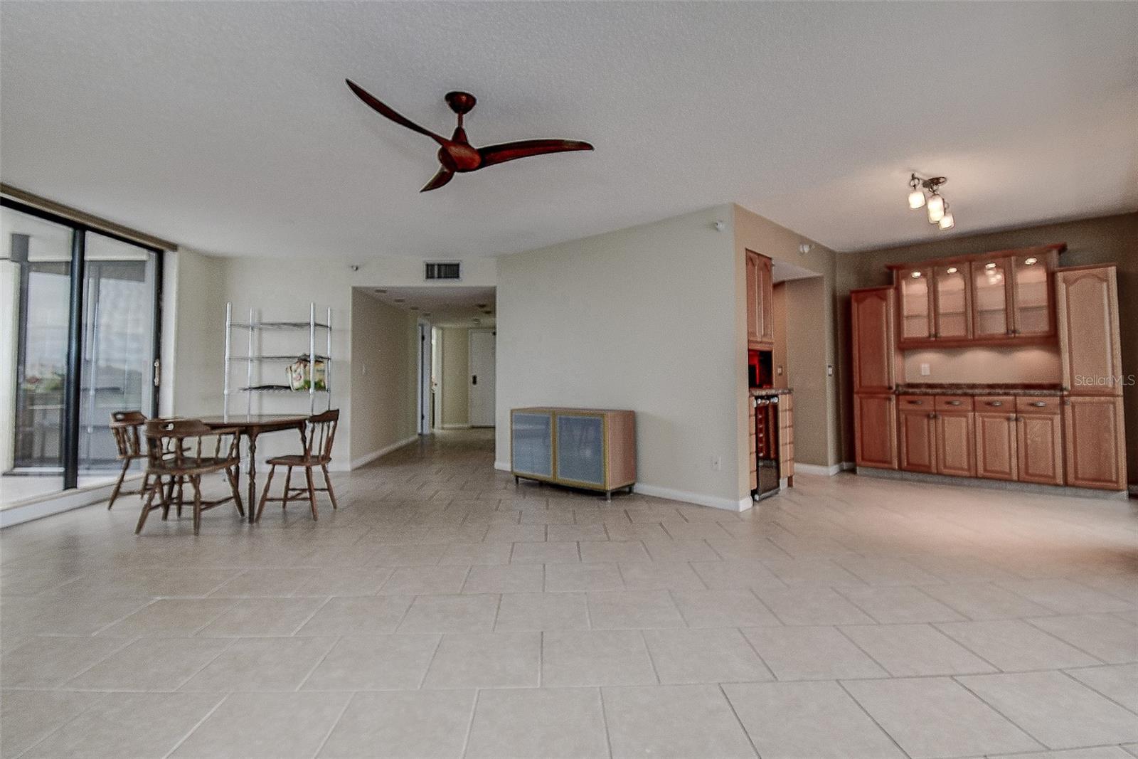 Image 3 of 36 For 5940 Pelican Bay Plaza S 406