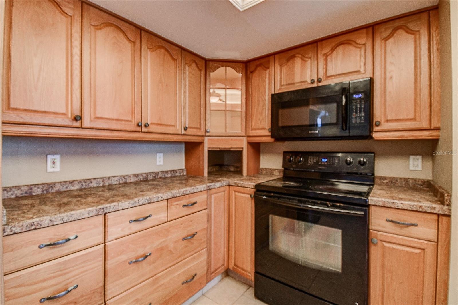 Image 9 of 36 For 5940 Pelican Bay Plaza S 406
