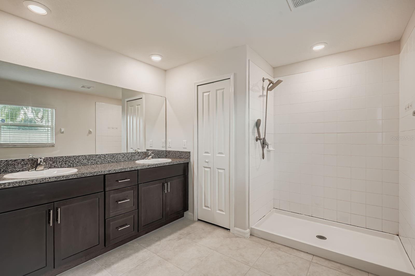 Image 19 of 28 For 917 Timeless Moss Drive