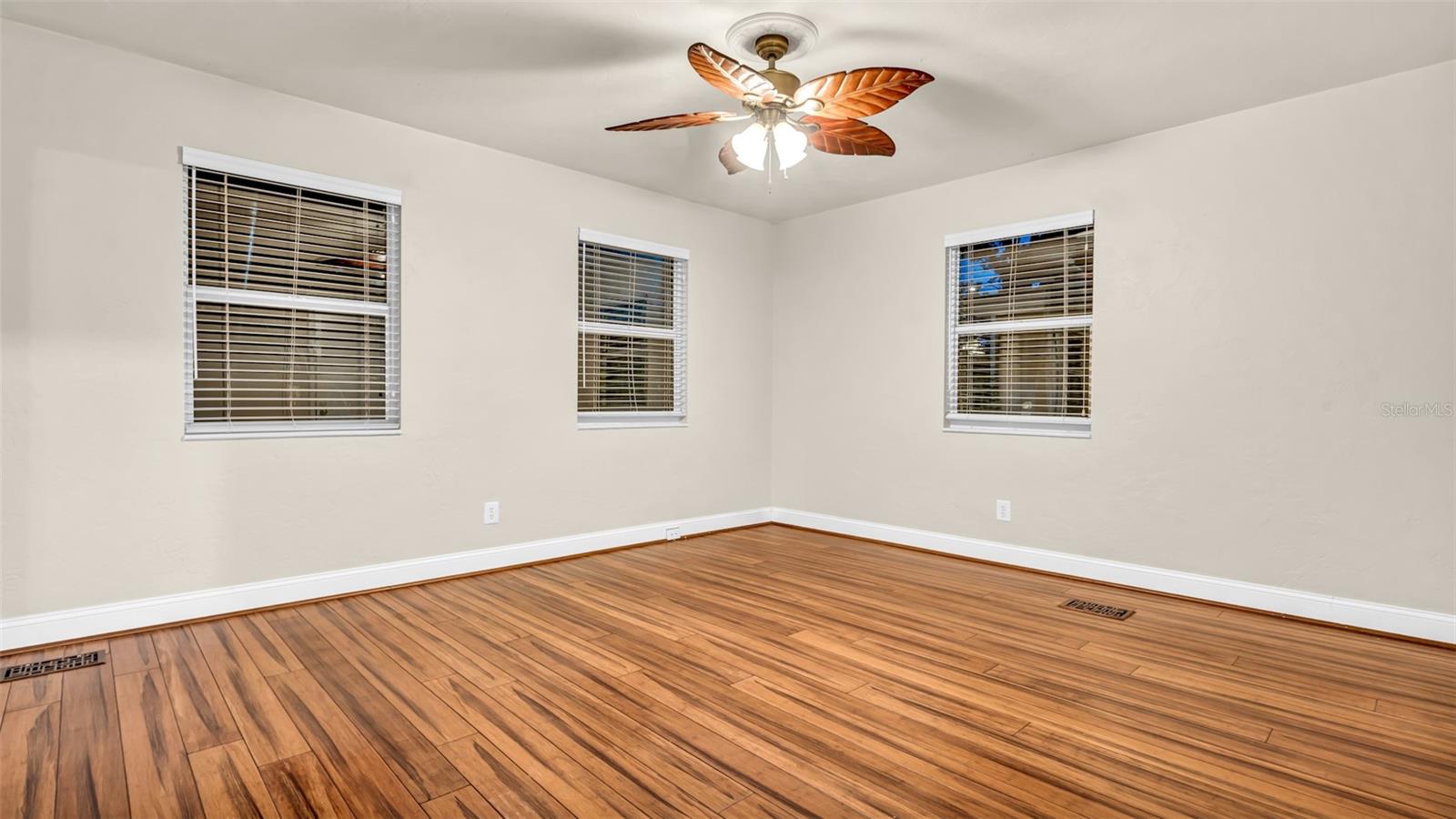 Image 14 of 28 For 527 31st Avenue N