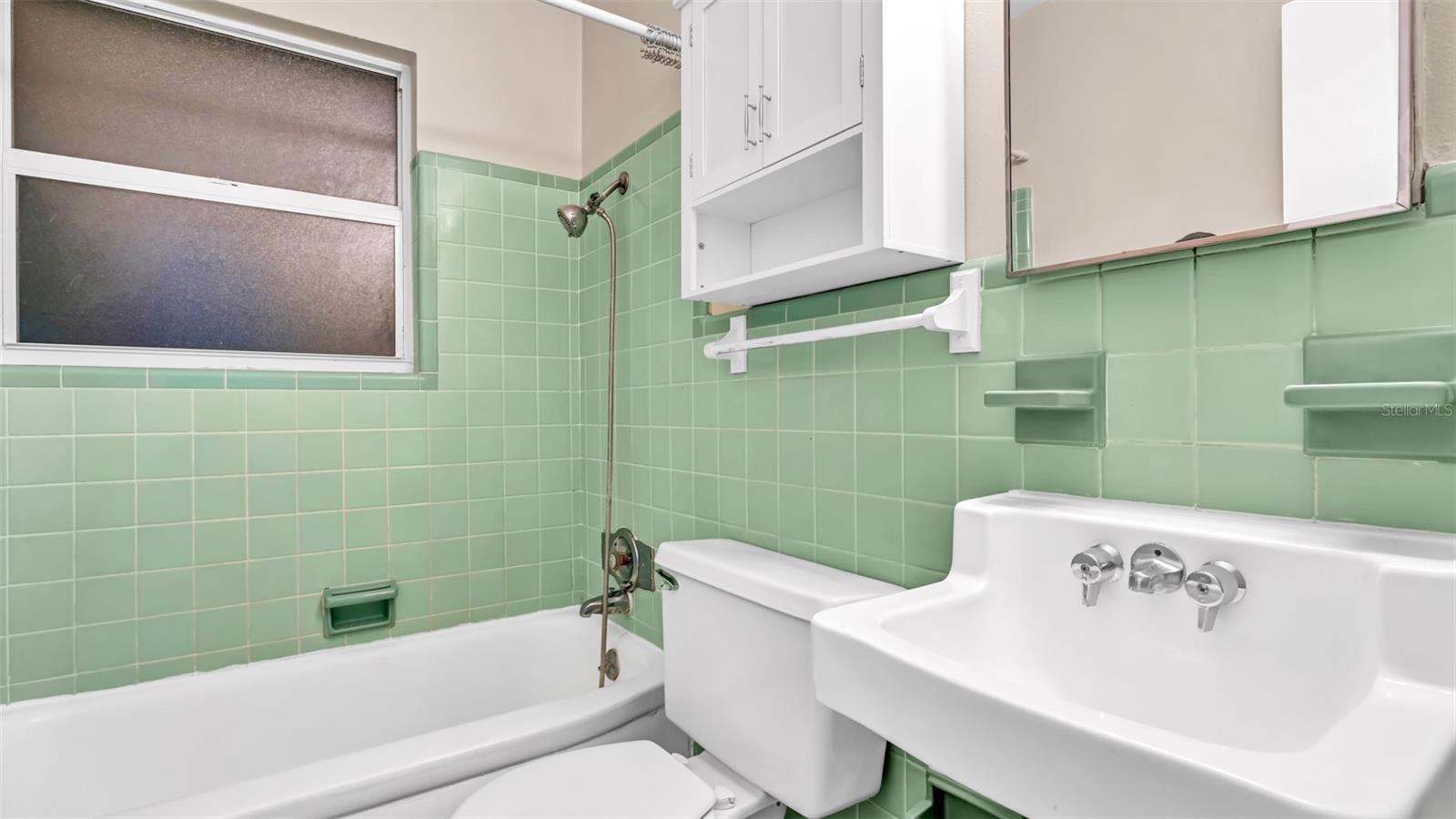 Image 15 of 28 For 527 31st Avenue N
