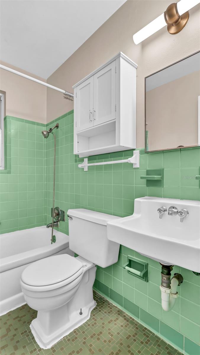 Image 16 of 28 For 527 31st Avenue N