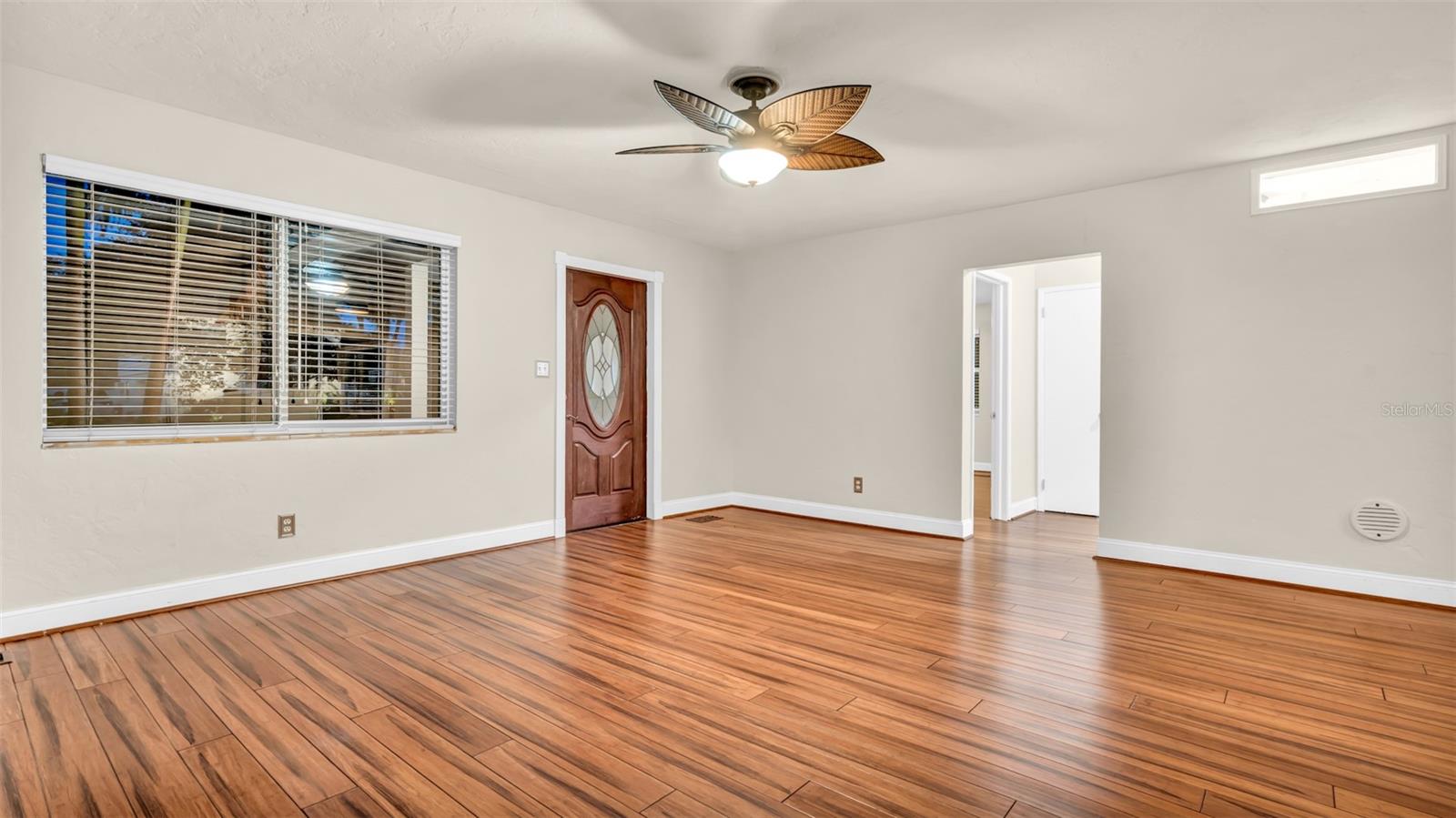 Image 3 of 28 For 527 31st Avenue N