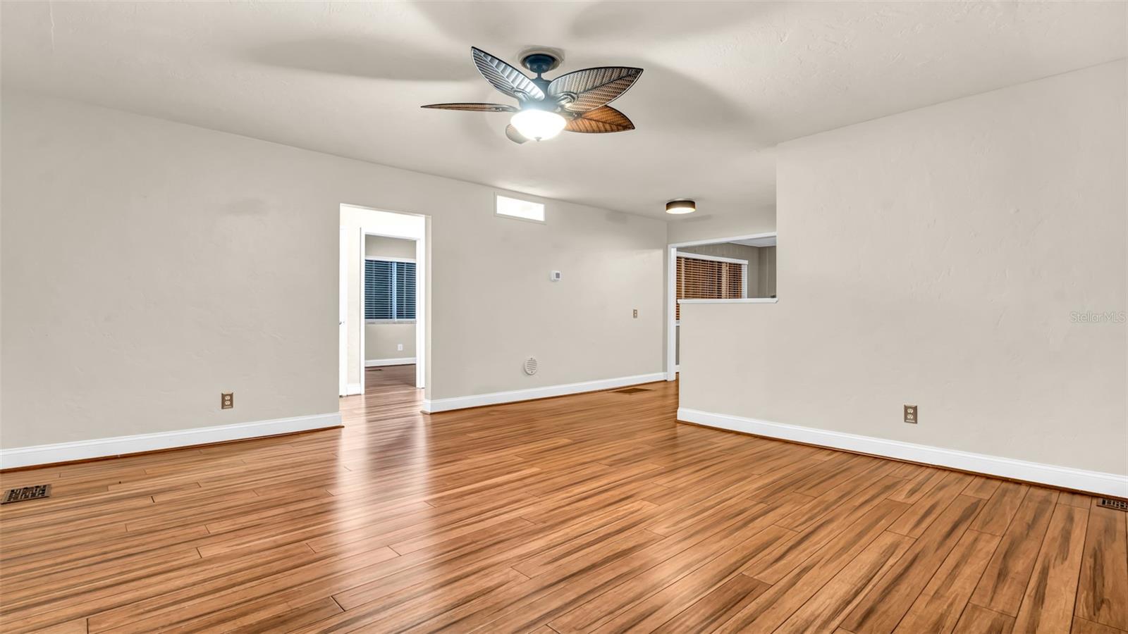 Image 4 of 28 For 527 31st Avenue N