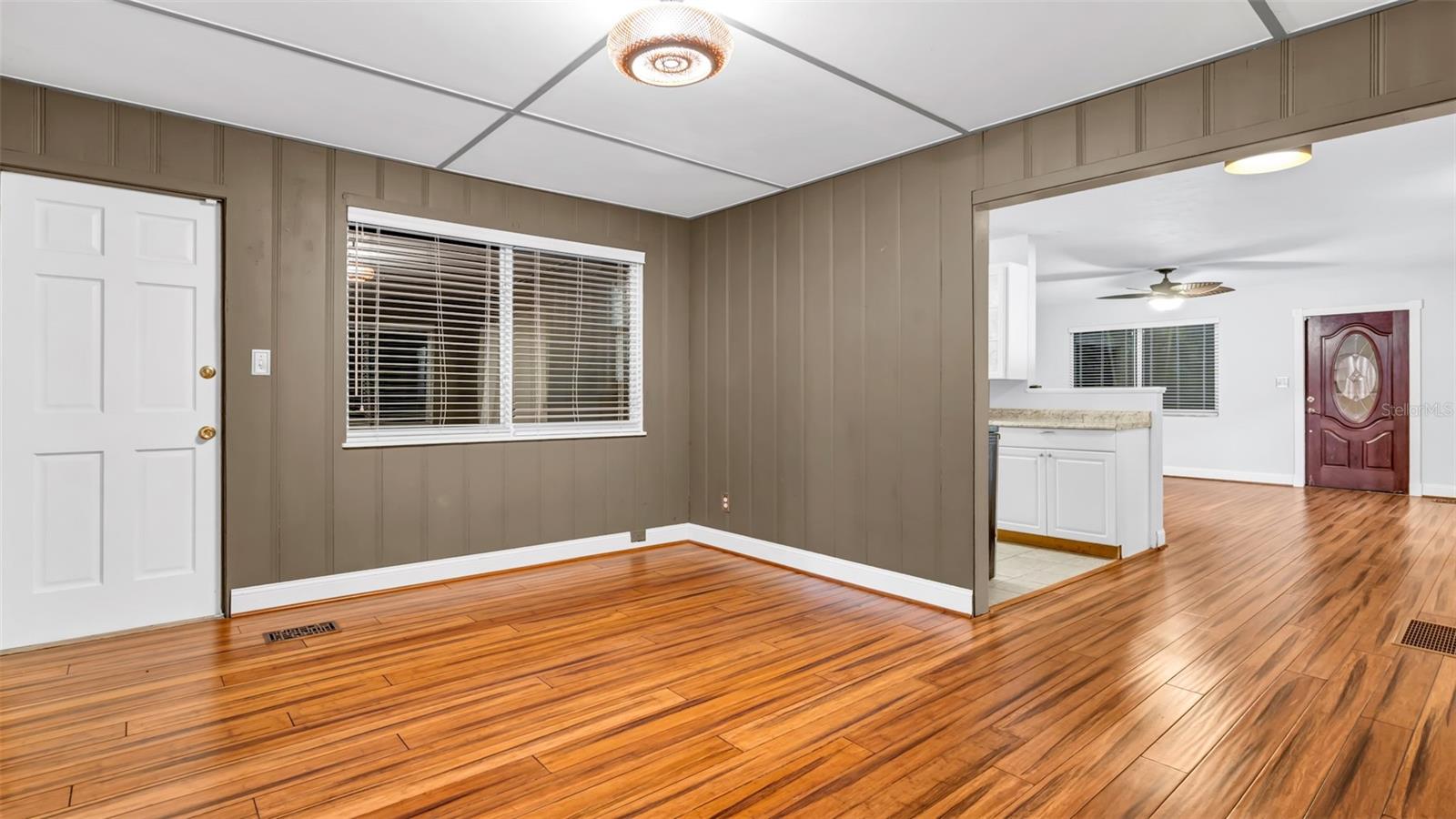 Image 9 of 28 For 527 31st Avenue N