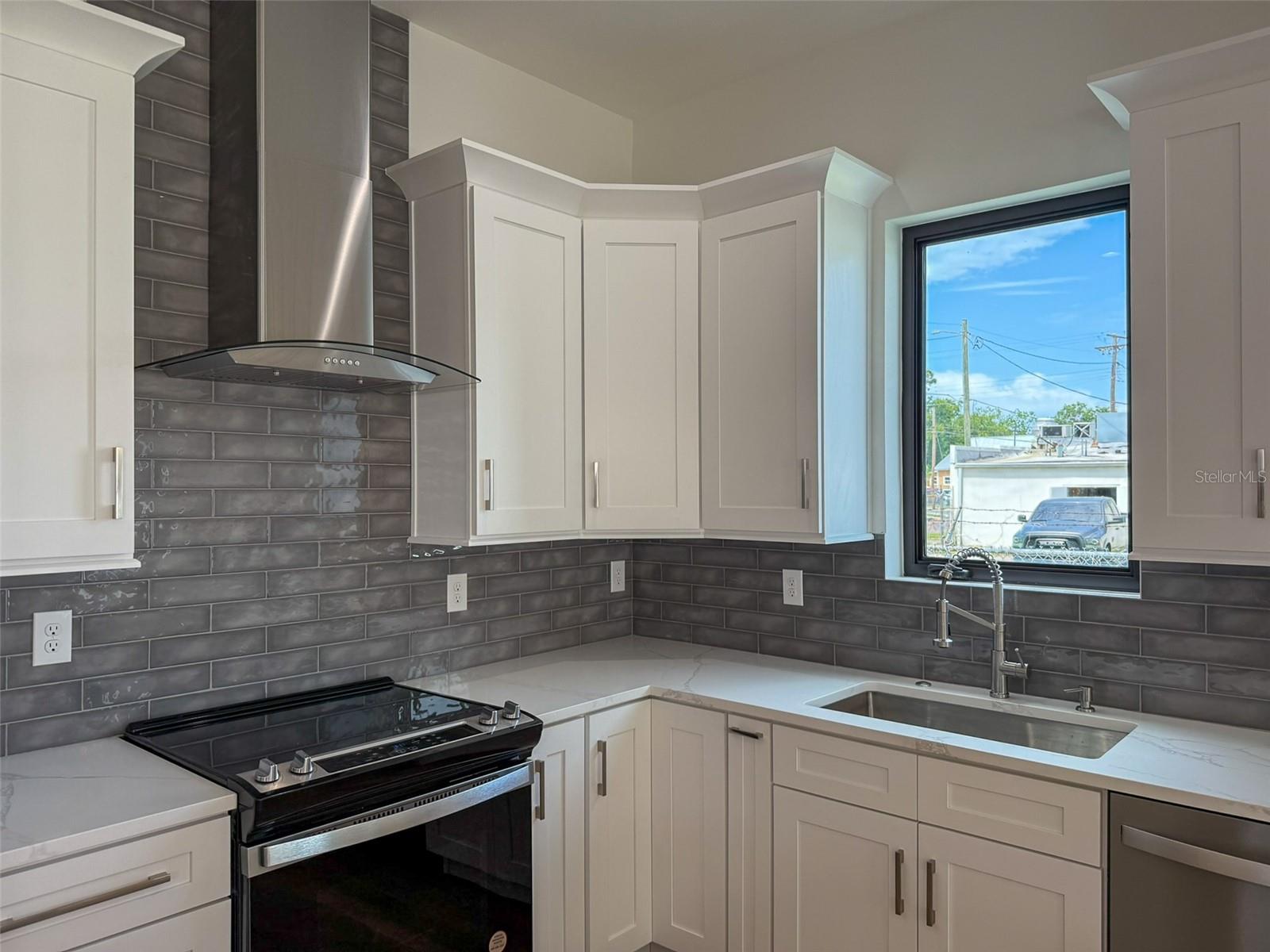 Image 12 of 40 For 2129 Pine Street 2