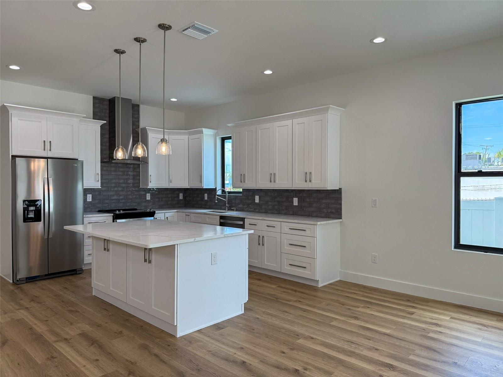 Image 13 of 40 For 2129 Pine Street 2