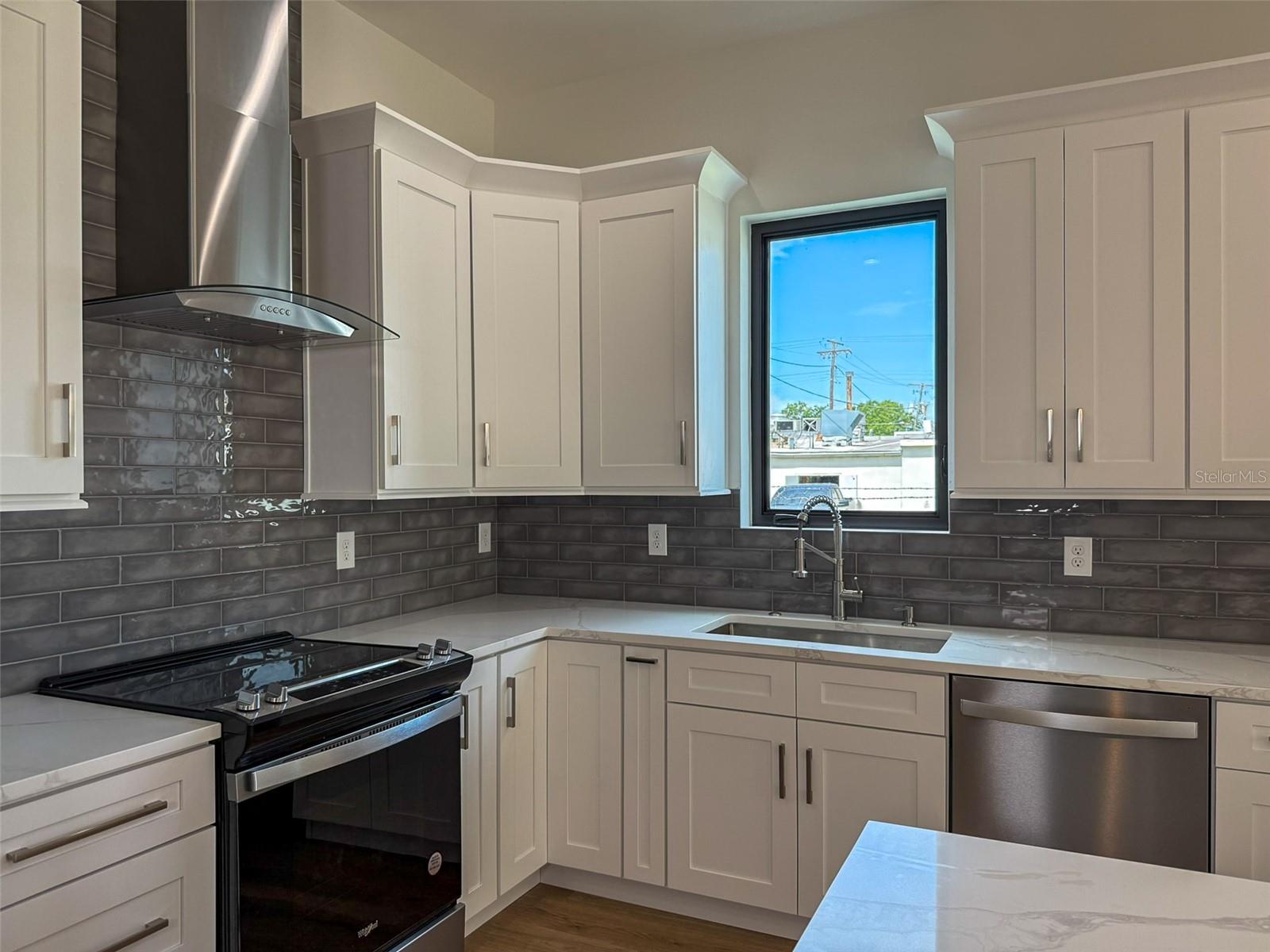 Image 19 of 40 For 2129 Pine Street 2
