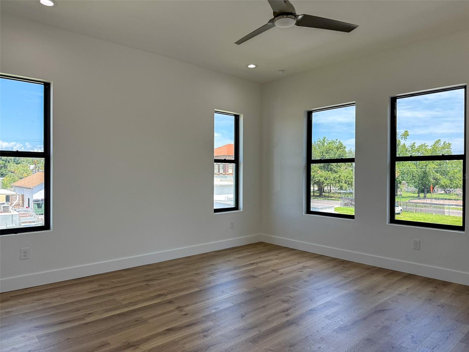 Image 30 of 40 For 2129 Pine Street 2