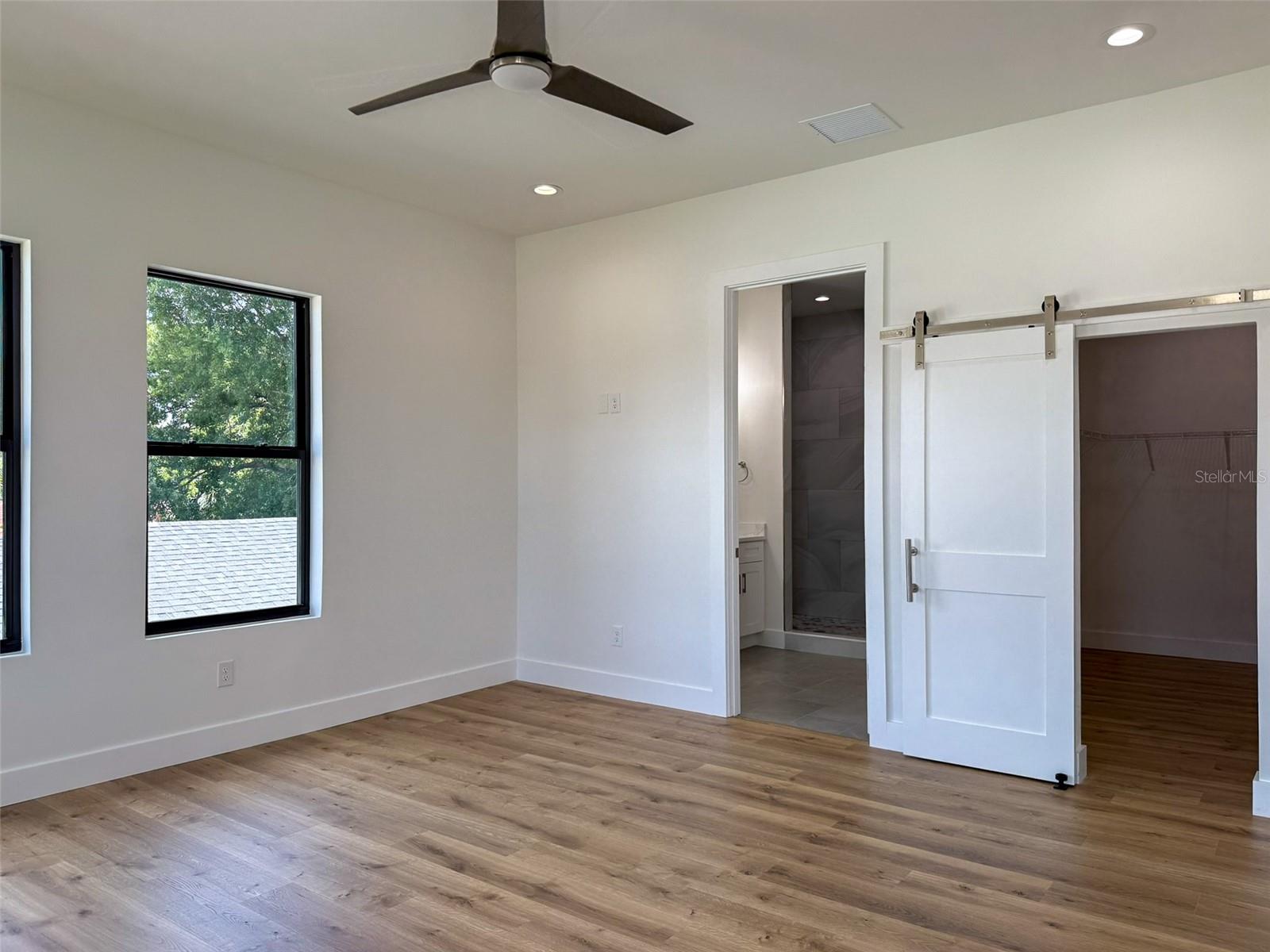 Image 31 of 40 For 2129 Pine Street 2