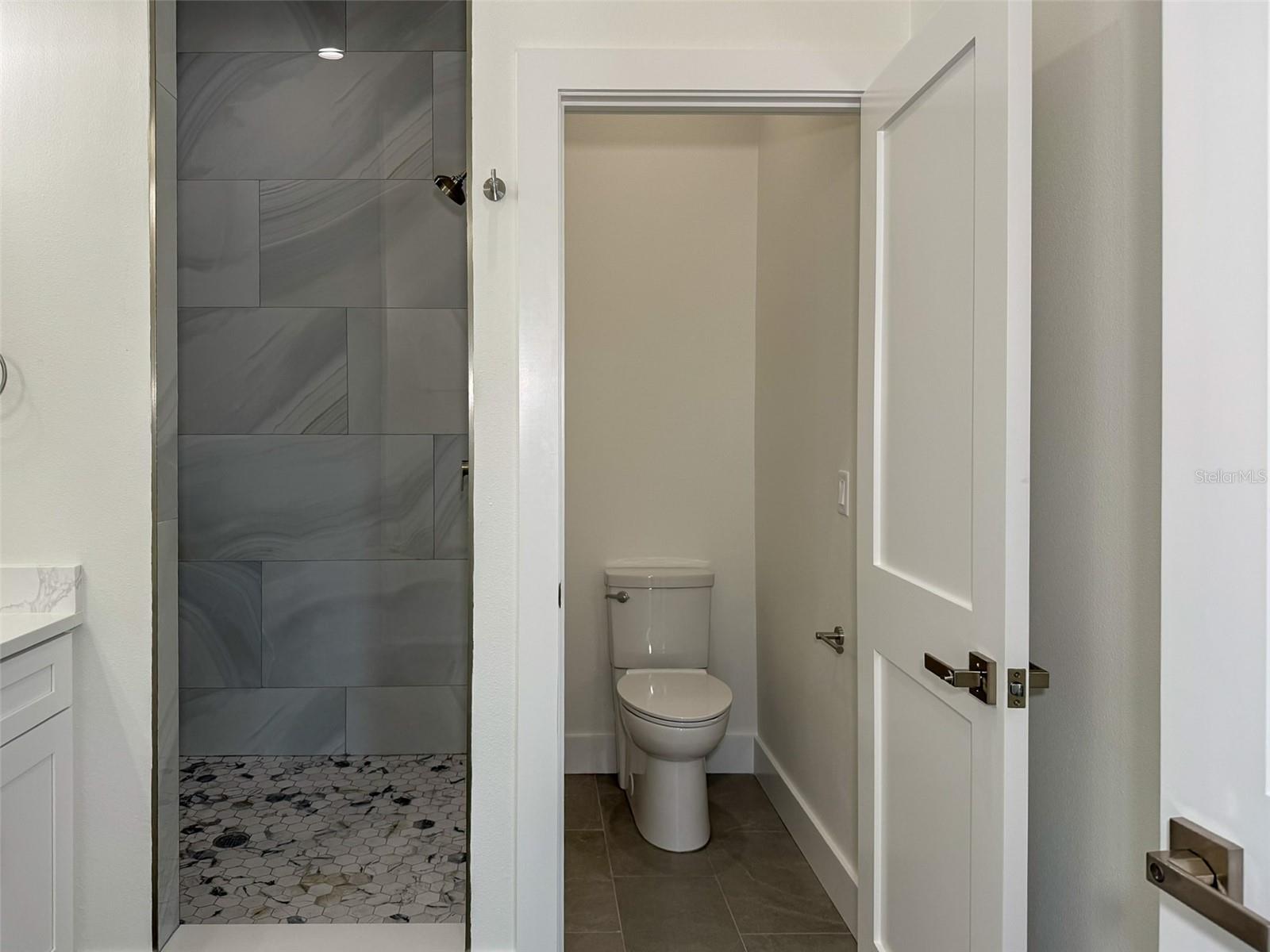 Image 34 of 40 For 2129 Pine Street 2