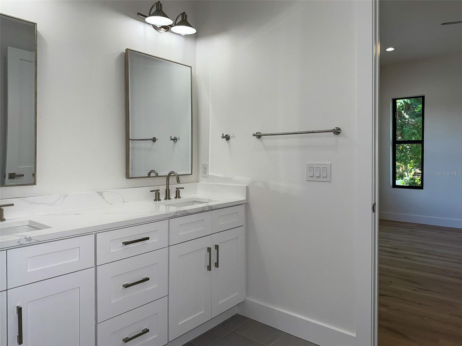 Image 27 of 36 For 2129 Pine Street 1