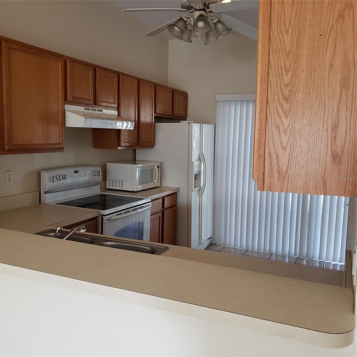 Image 4 of 12 For 18504 Pebble Lake Court