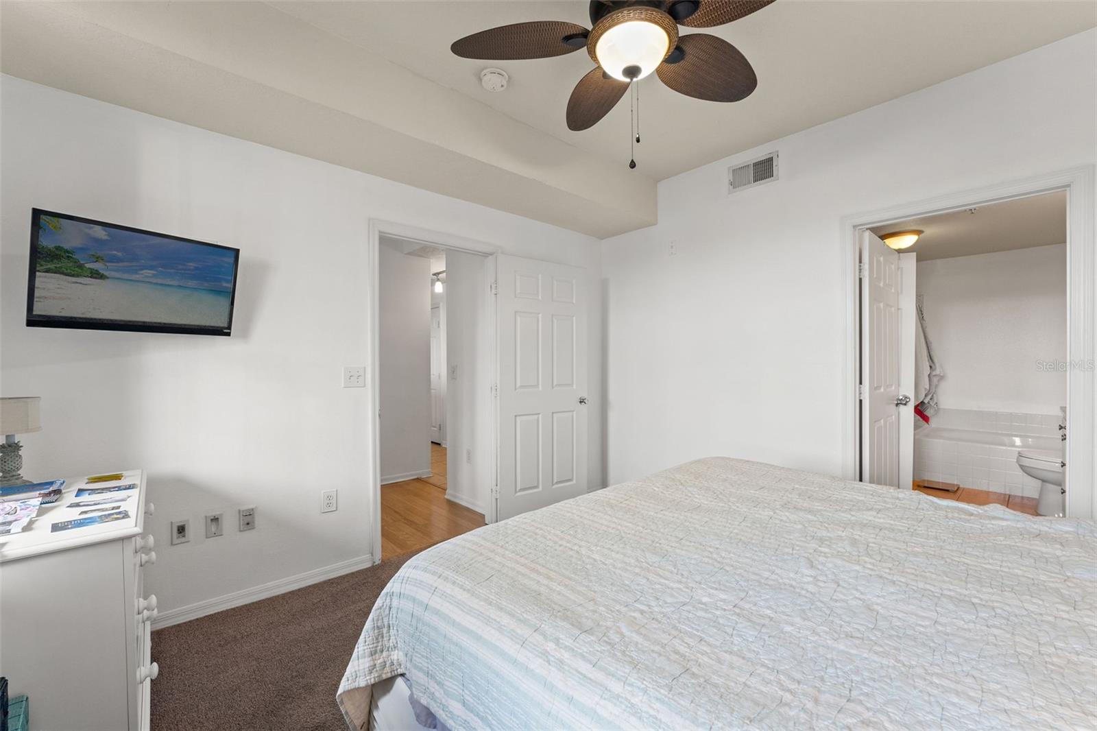 Image 12 of 42 For 501 Knights Run Avenue 2119