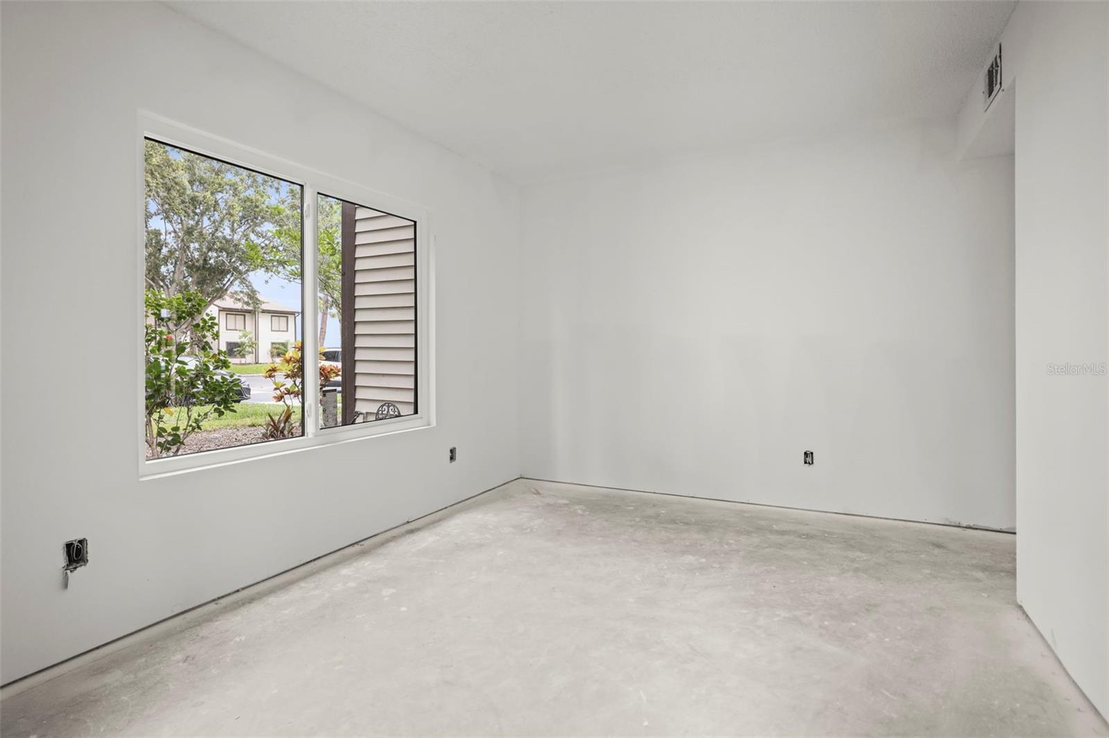 Image 27 of 71 For 358 Moorings Cove Drive 4b