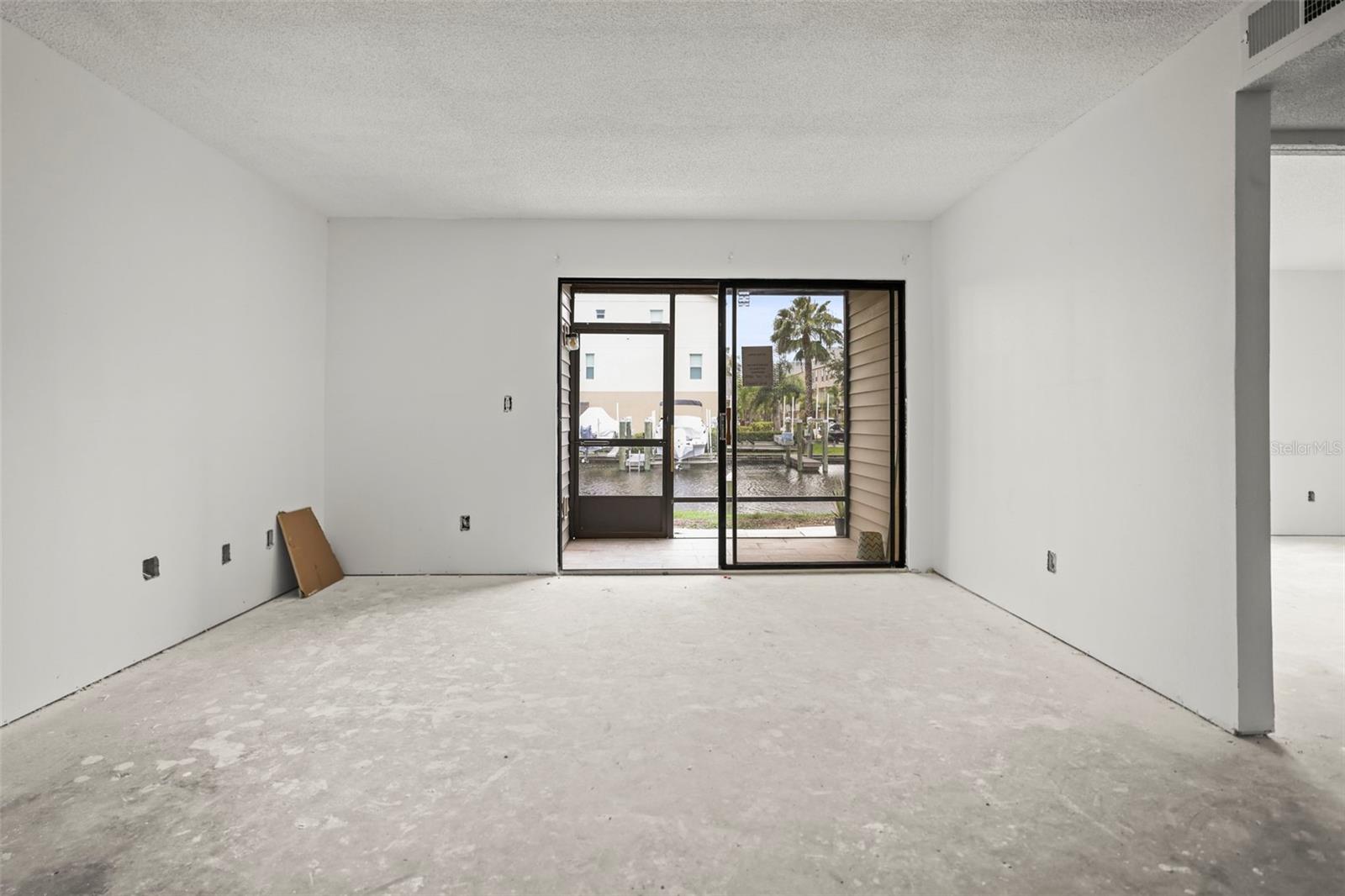 Image 4 of 71 For 358 Moorings Cove Drive 4b