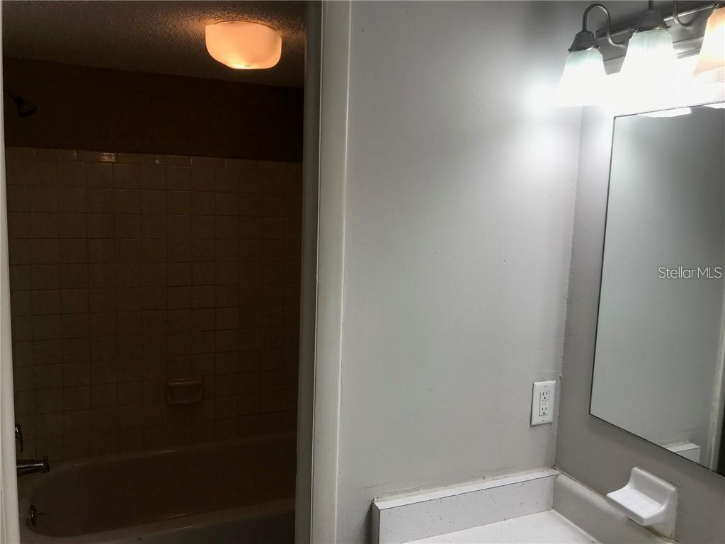 Image 10 of 13 For 5502 Pokeweed Court 161