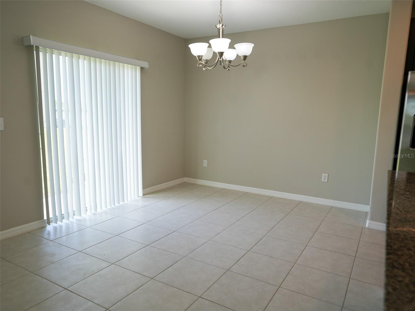 Image 10 of 29 For 402 Royal Empress Drive