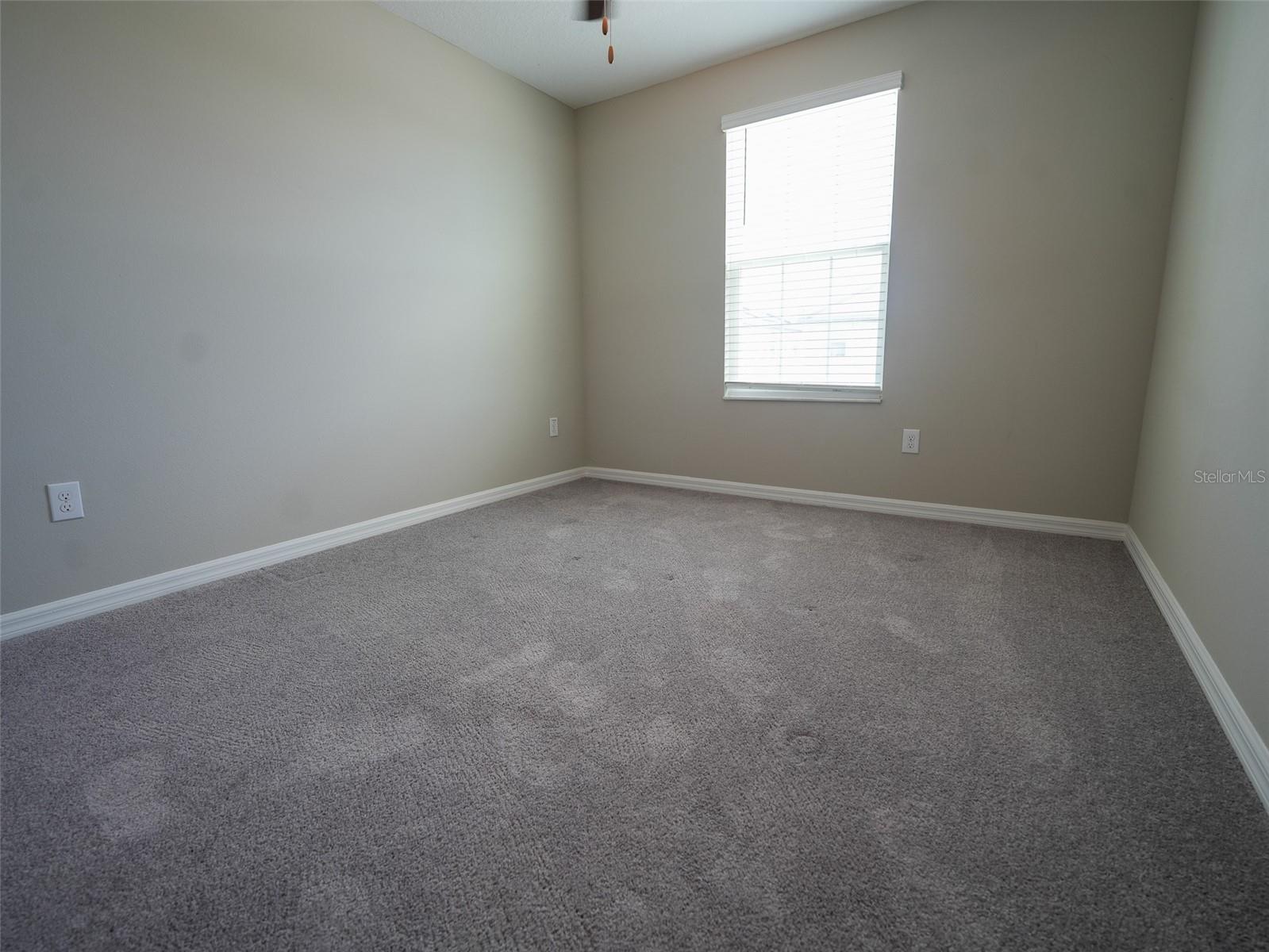 Image 17 of 29 For 402 Royal Empress Drive