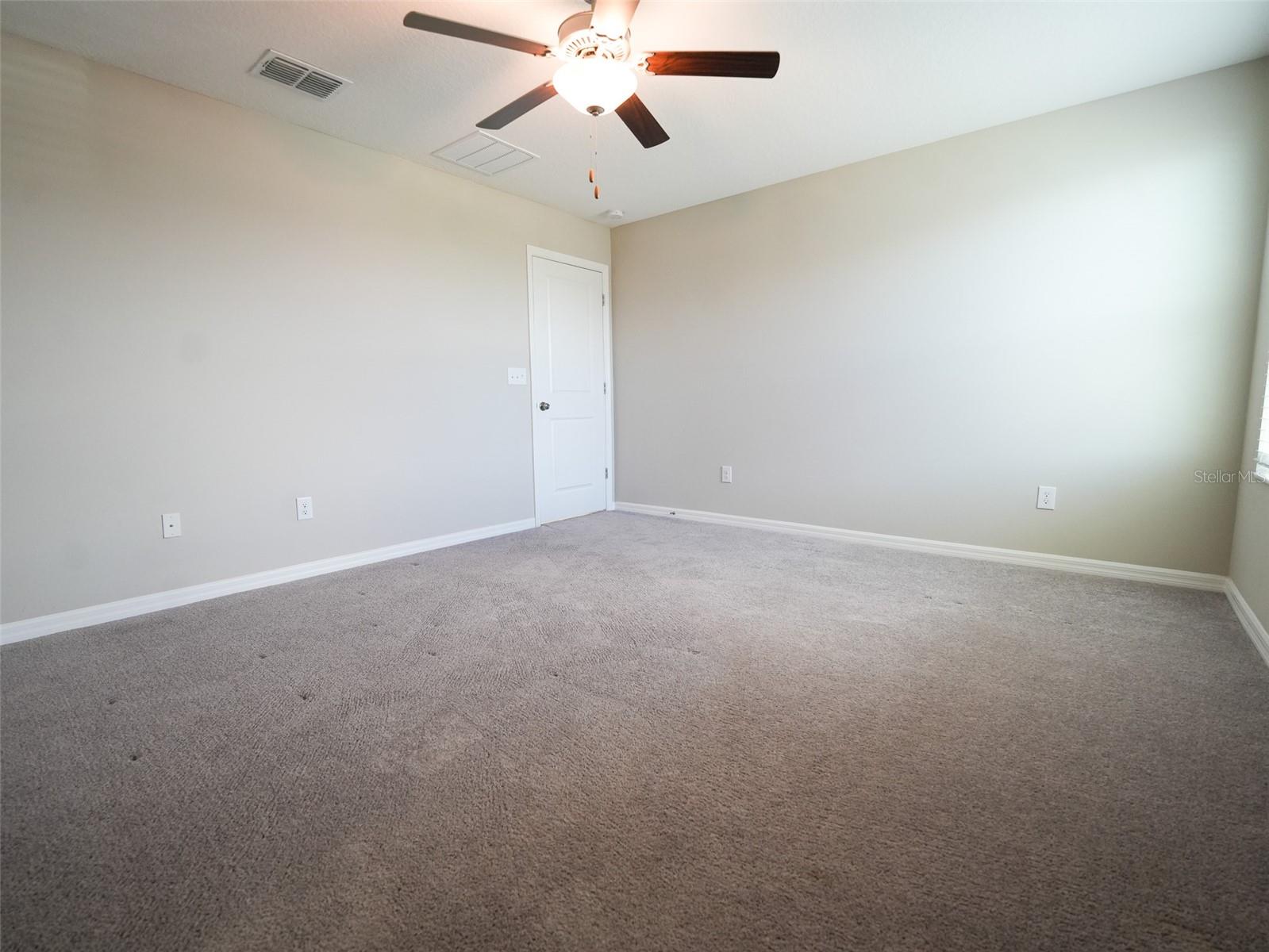 Image 21 of 29 For 402 Royal Empress Drive