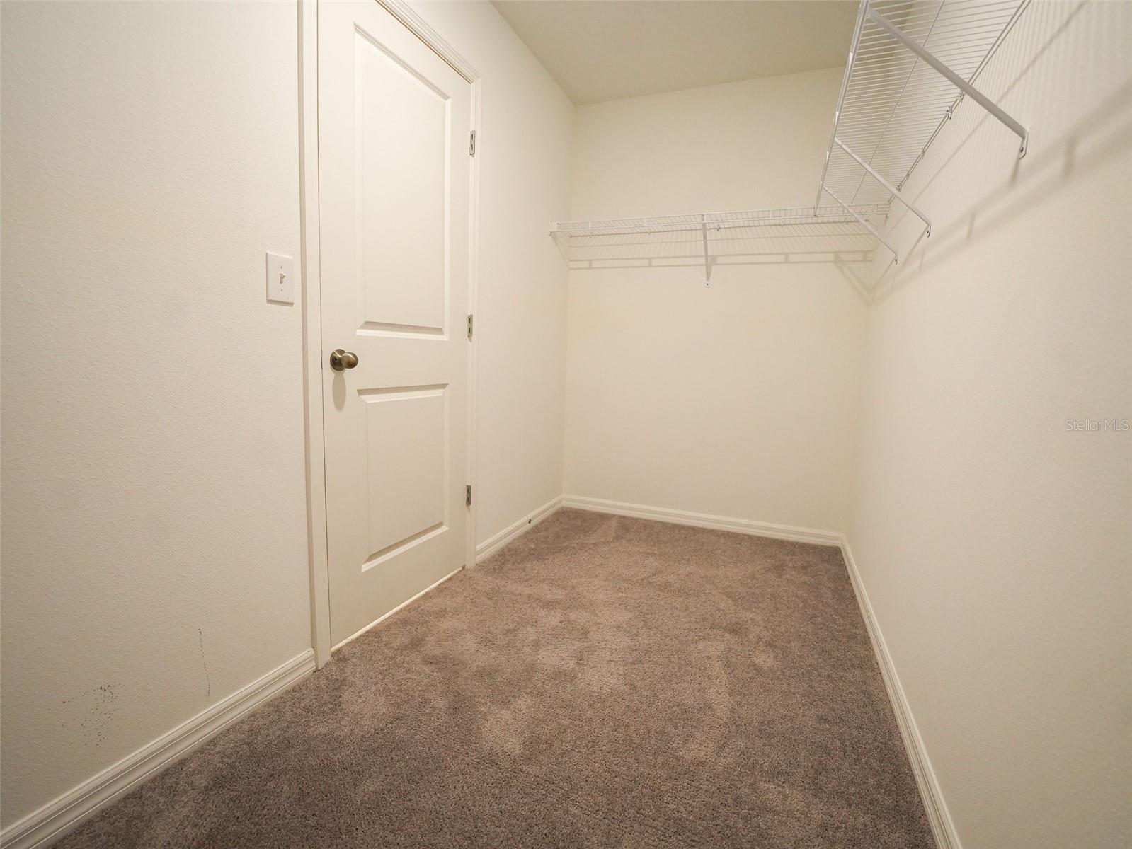 Image 25 of 29 For 402 Royal Empress Drive
