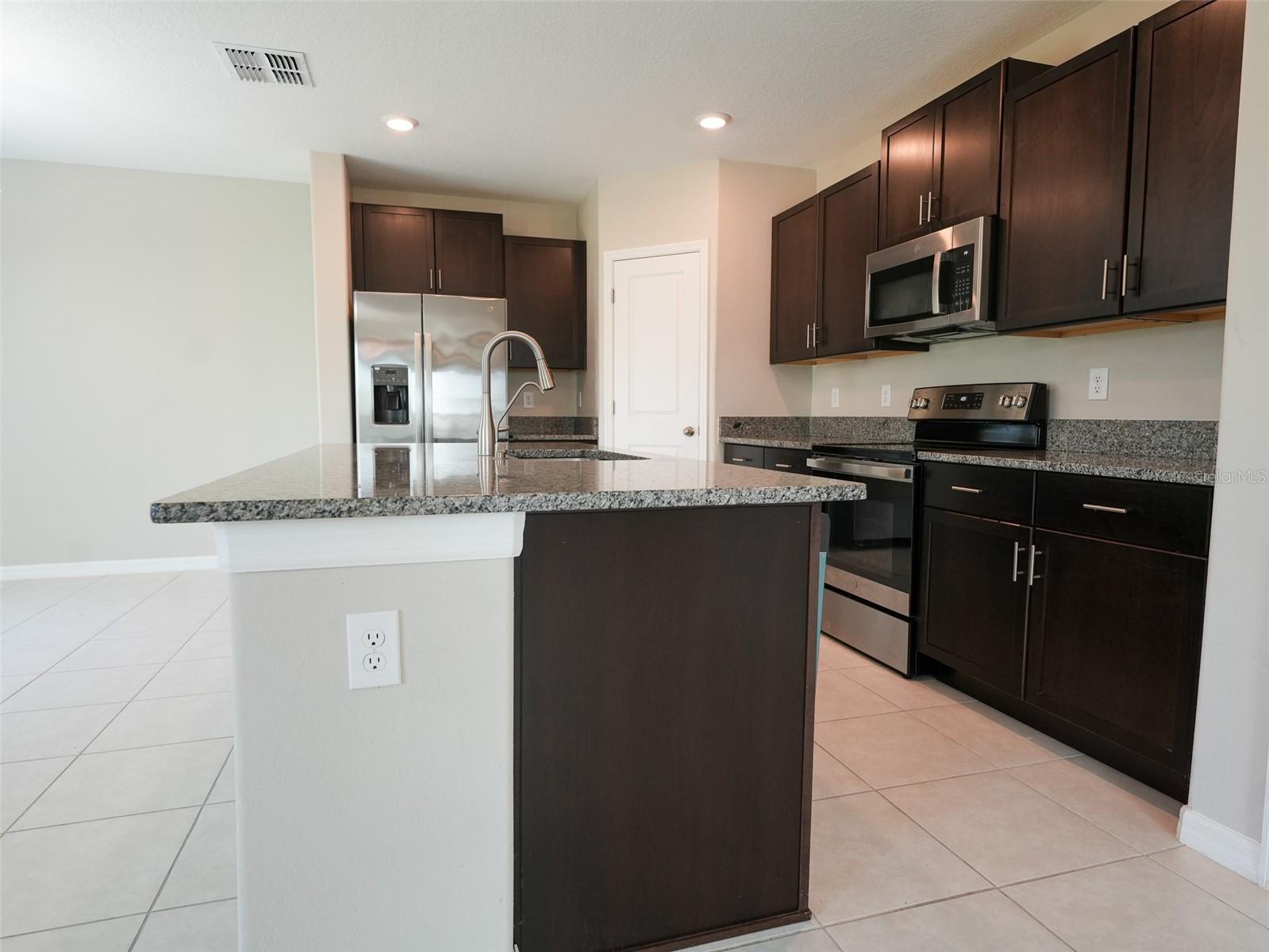 Image 7 of 29 For 402 Royal Empress Drive