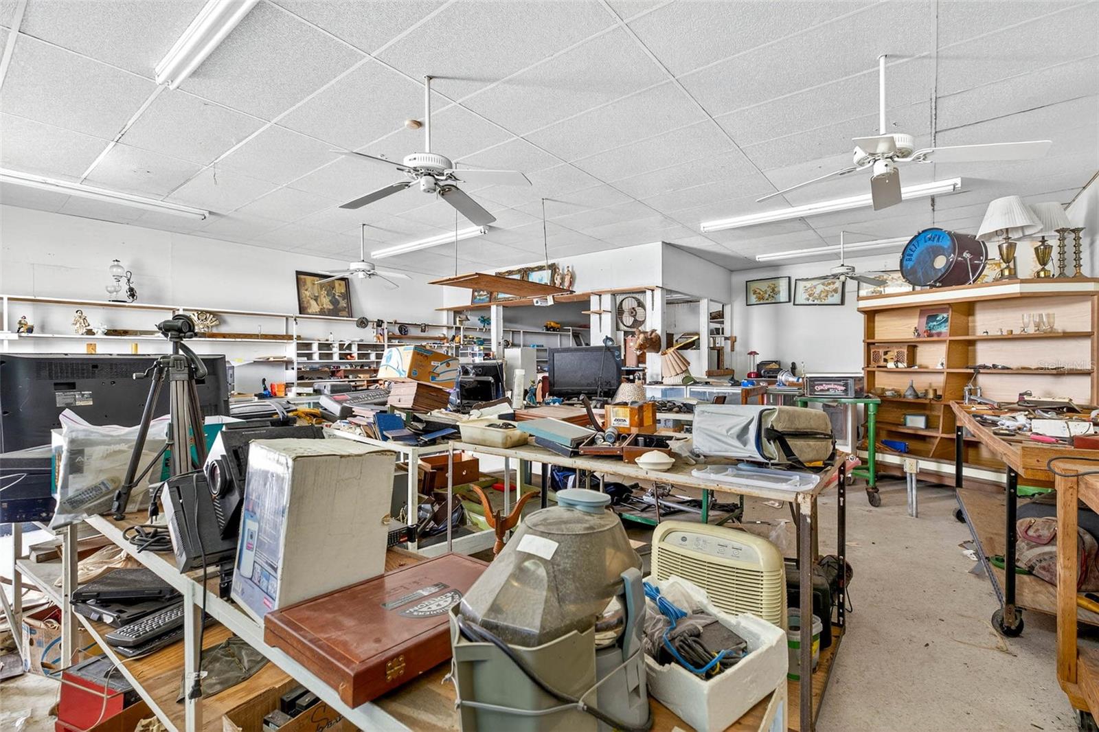 Listing photo id 10 for 6115 Seminole Boulevard