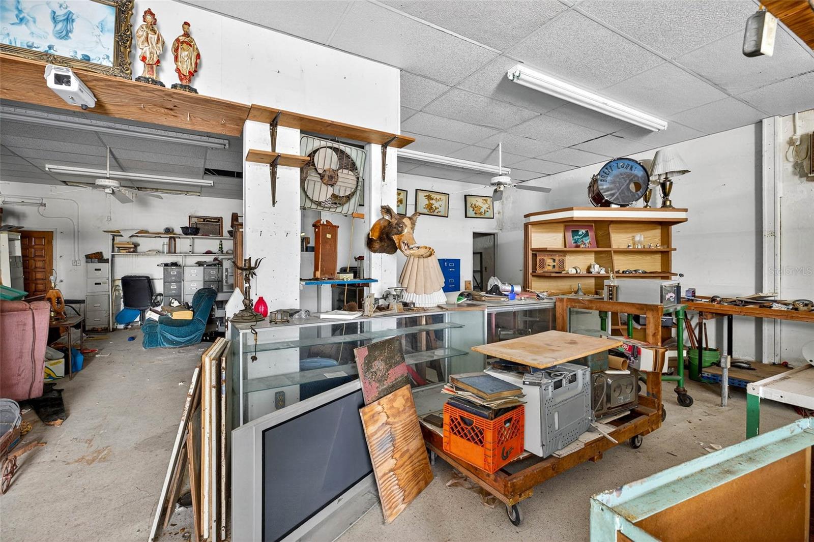 Listing photo id 12 for 6115 Seminole Boulevard