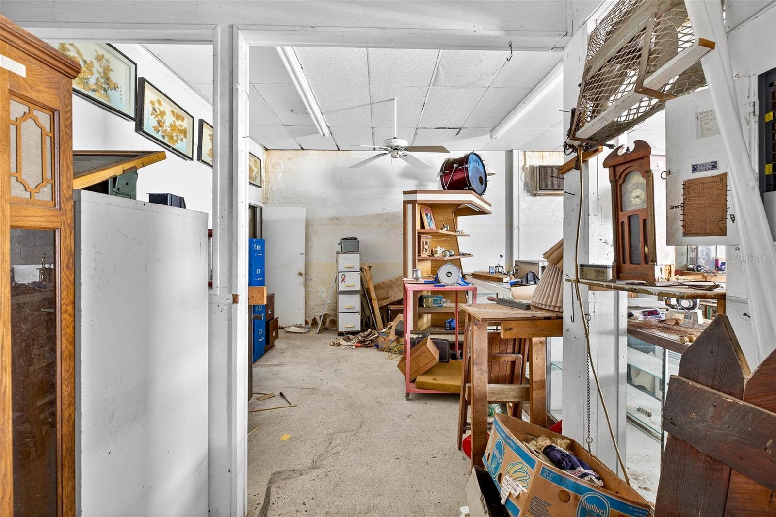 Listing photo id 13 for 6115 Seminole Boulevard