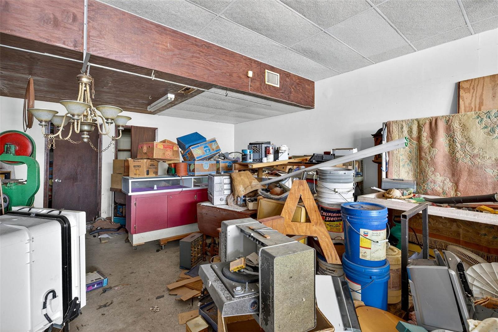 Listing photo id 22 for 6115 Seminole Boulevard