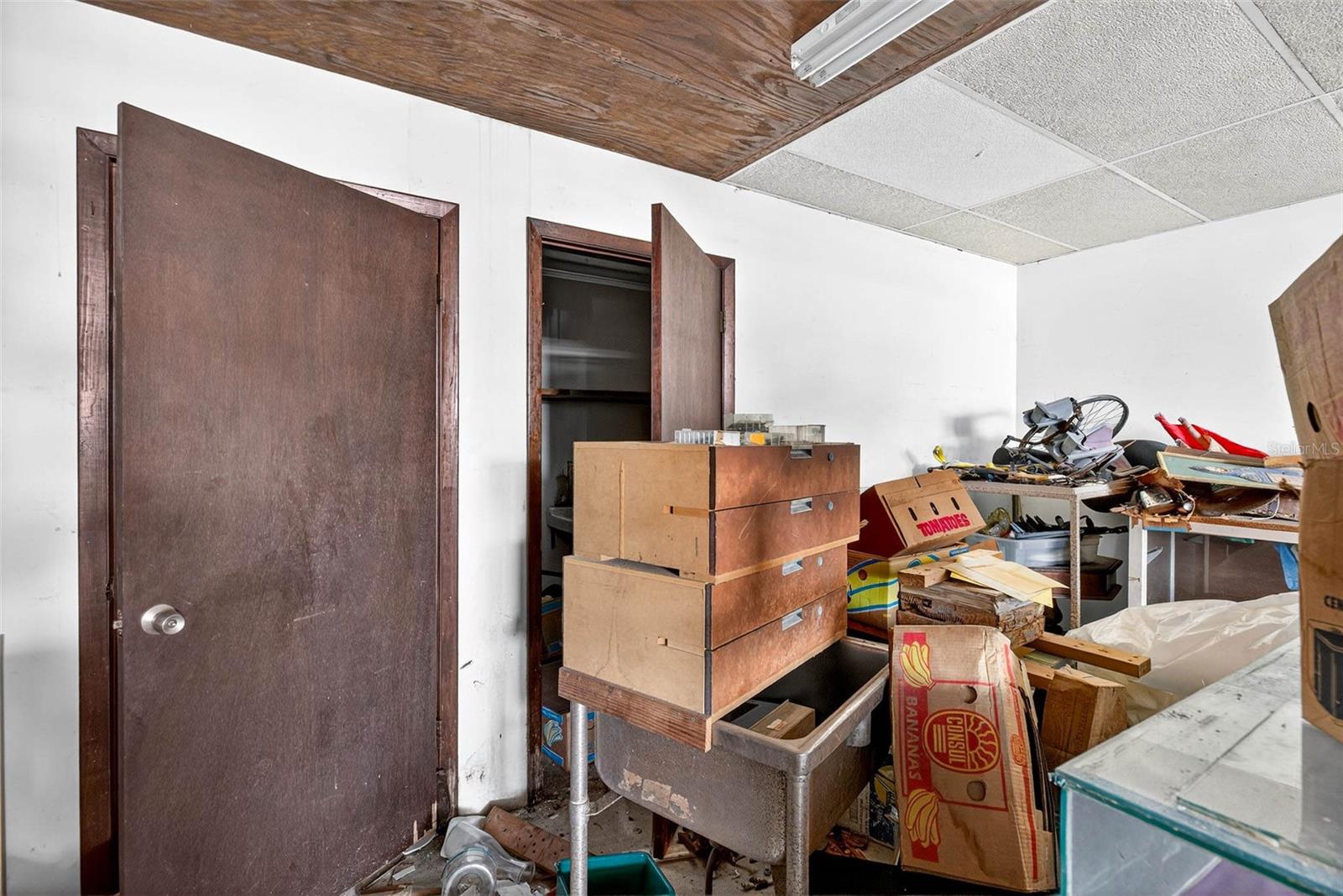 Listing photo id 24 for 6115 Seminole Boulevard