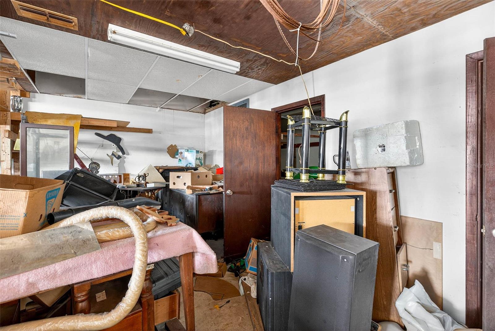 Listing photo id 25 for 6115 Seminole Boulevard