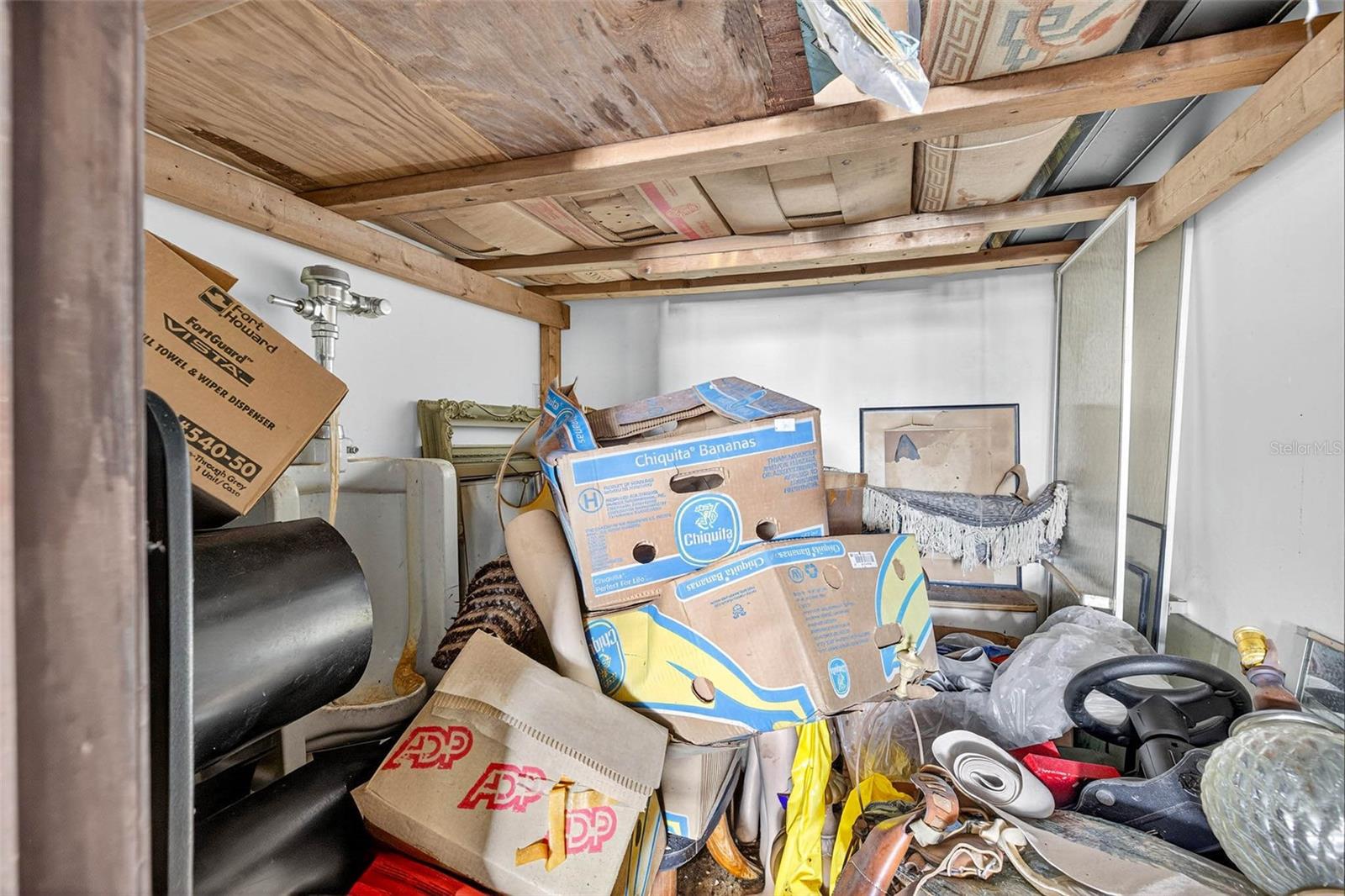 Listing photo id 27 for 6115 Seminole Boulevard