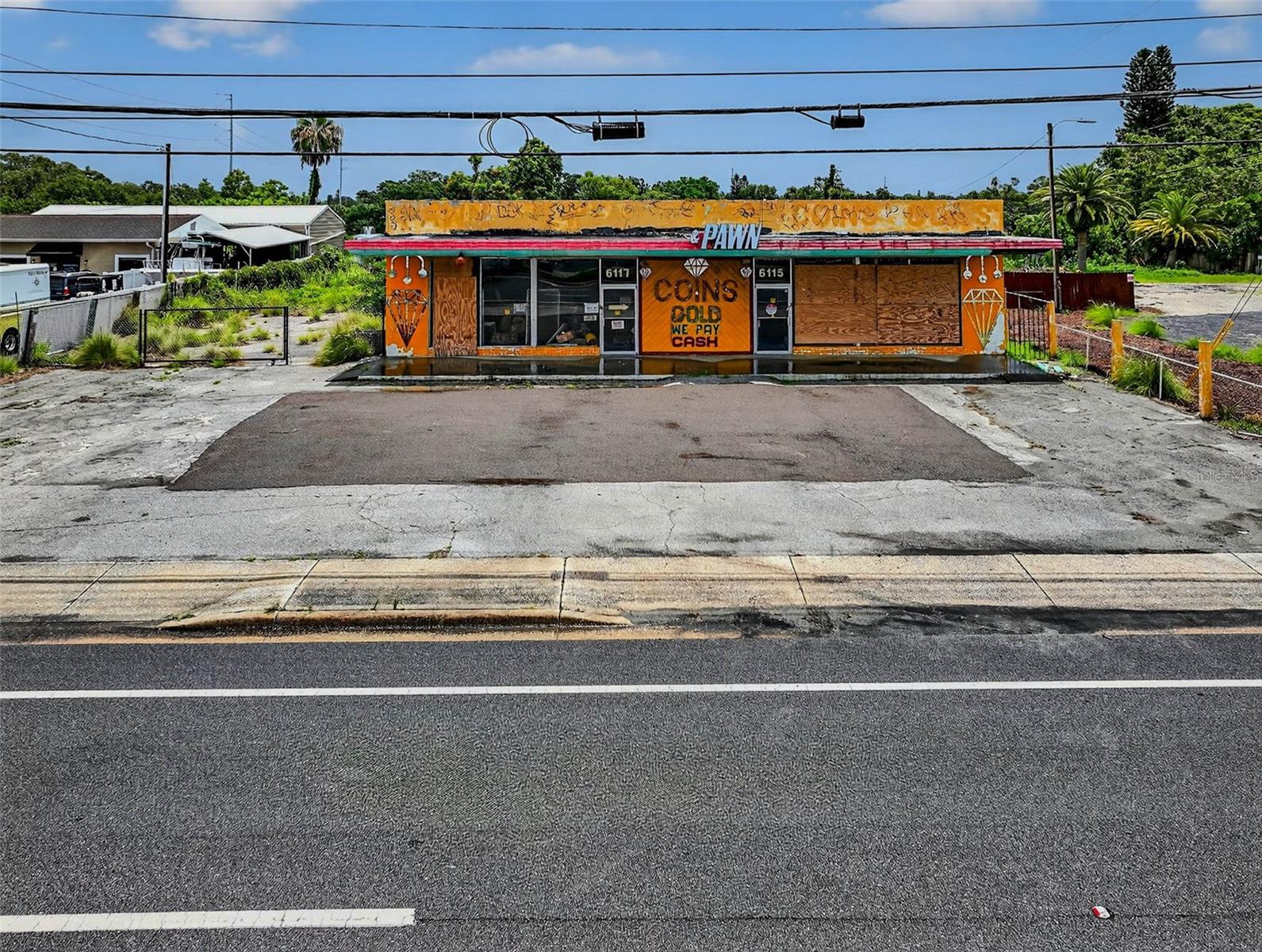Listing photo id 31 for 6115 Seminole Boulevard