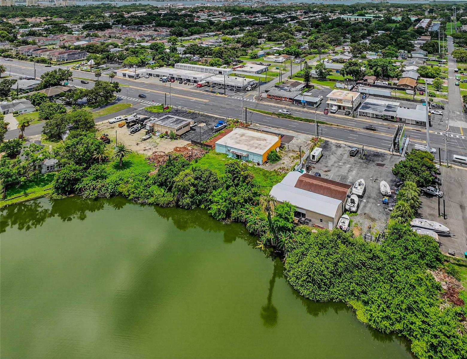 Listing photo id 33 for 6115 Seminole Boulevard
