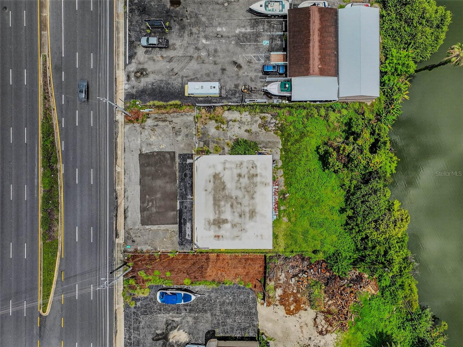 Listing photo id 35 for 6115 Seminole Boulevard
