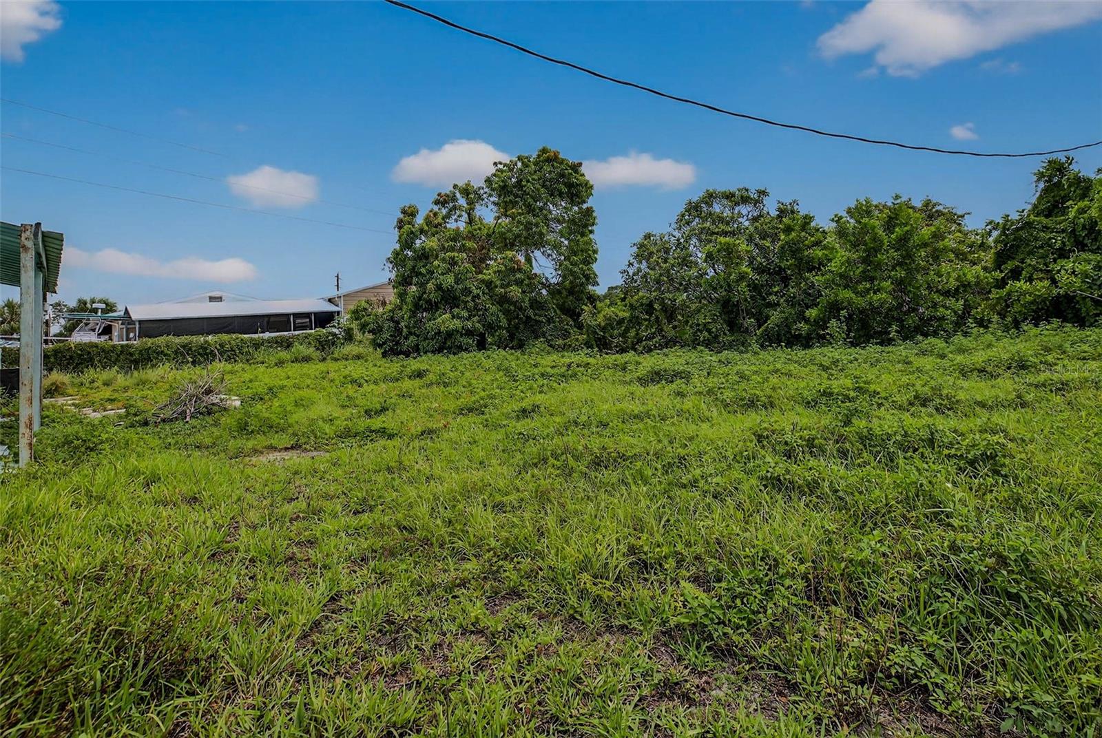 Listing photo id 4 for 6115 Seminole Boulevard