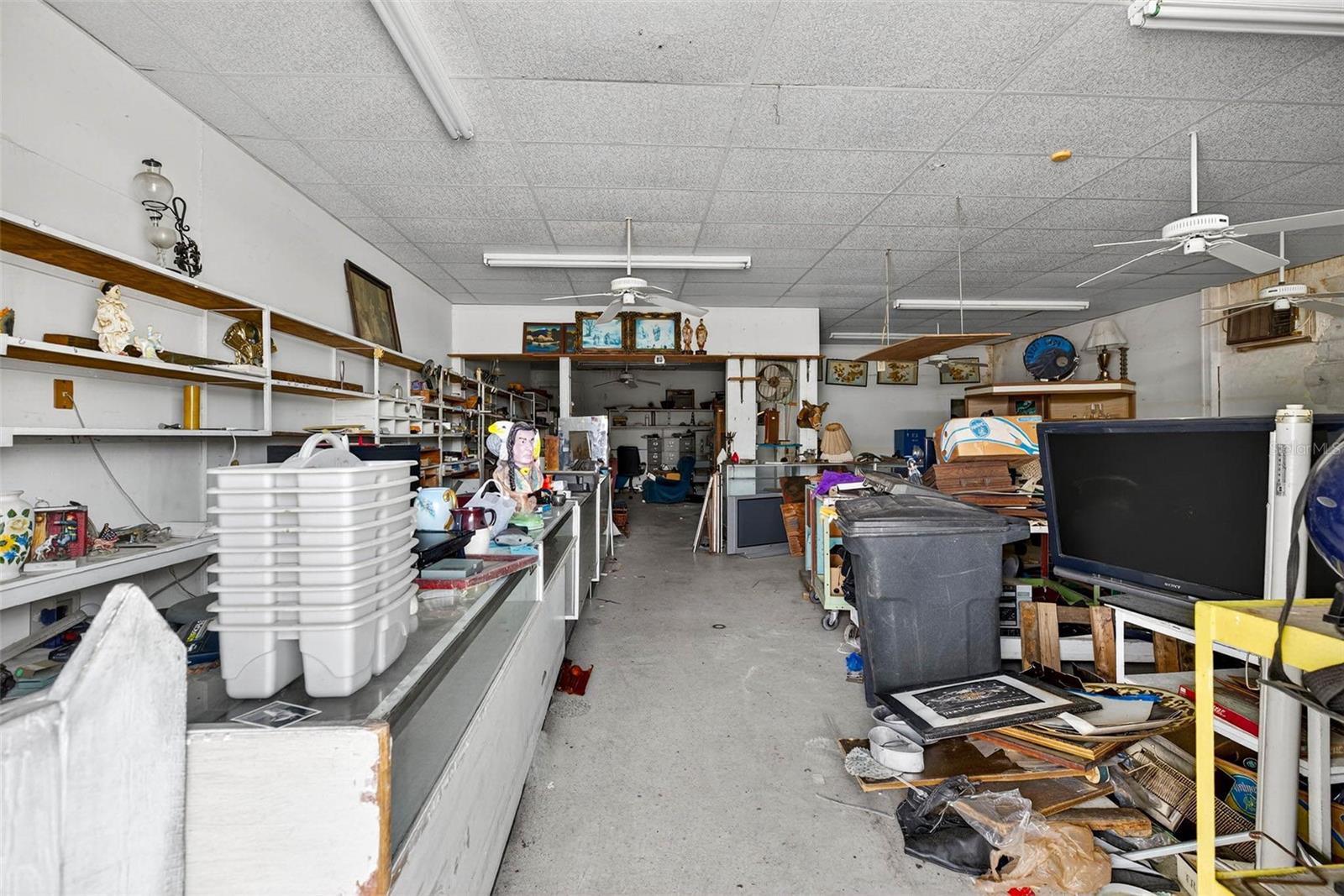 Listing photo id 6 for 6115 Seminole Boulevard