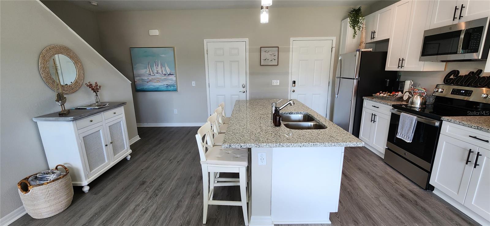 Image 3 of 11 For 2044 Silverstone Circle