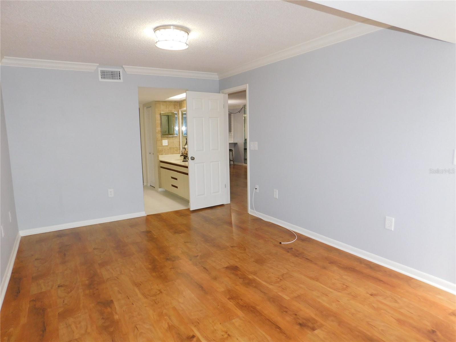 Image 18 of 32 For 1843 Golfview Drive 1843