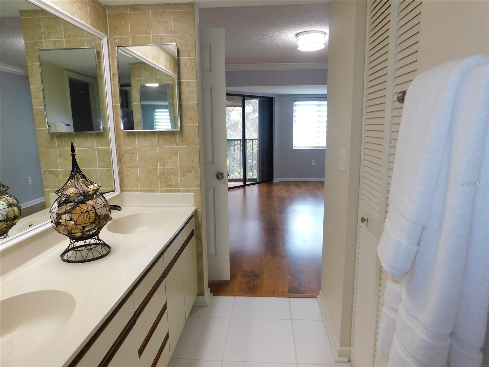 Image 20 of 32 For 1843 Golfview Drive 1843