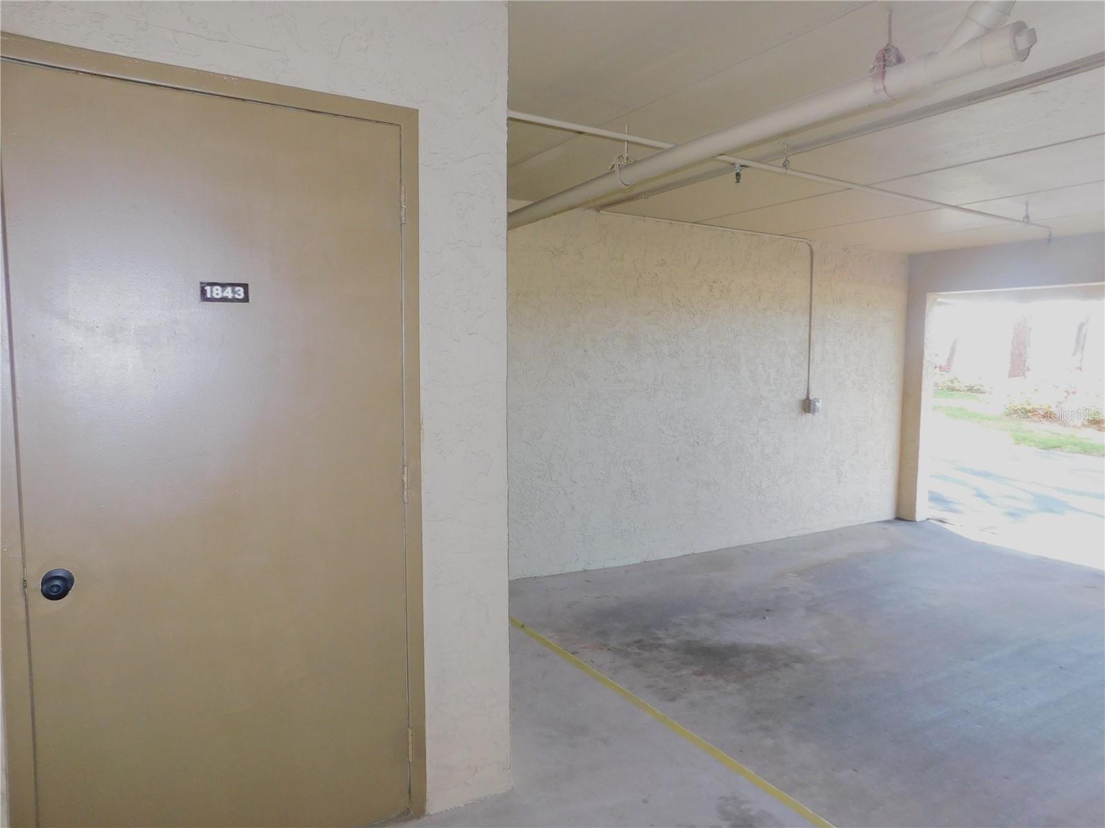 Image 4 of 32 For 1843 Golfview Drive 1843