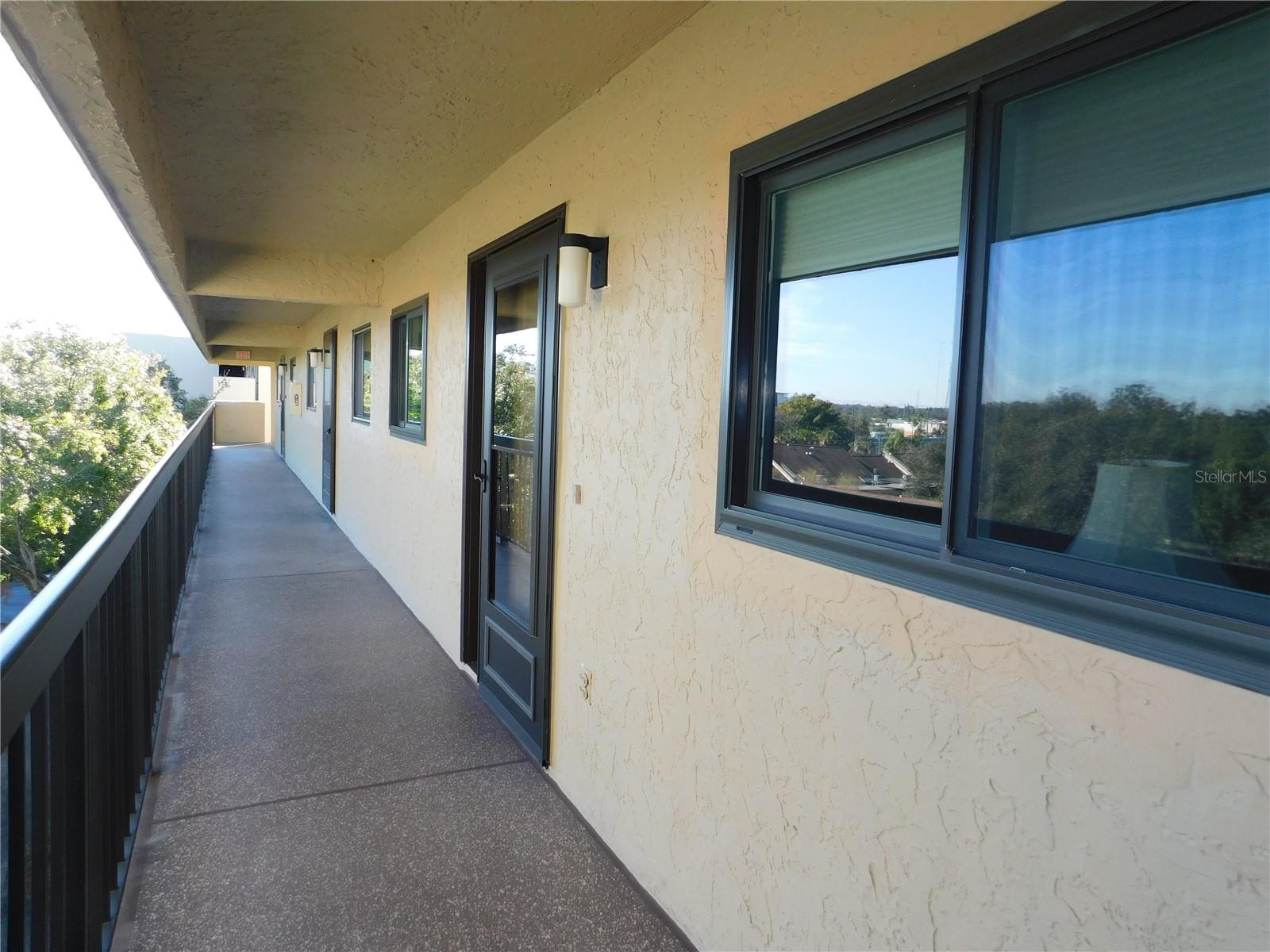 Image 6 of 32 For 1843 Golfview Drive 1843