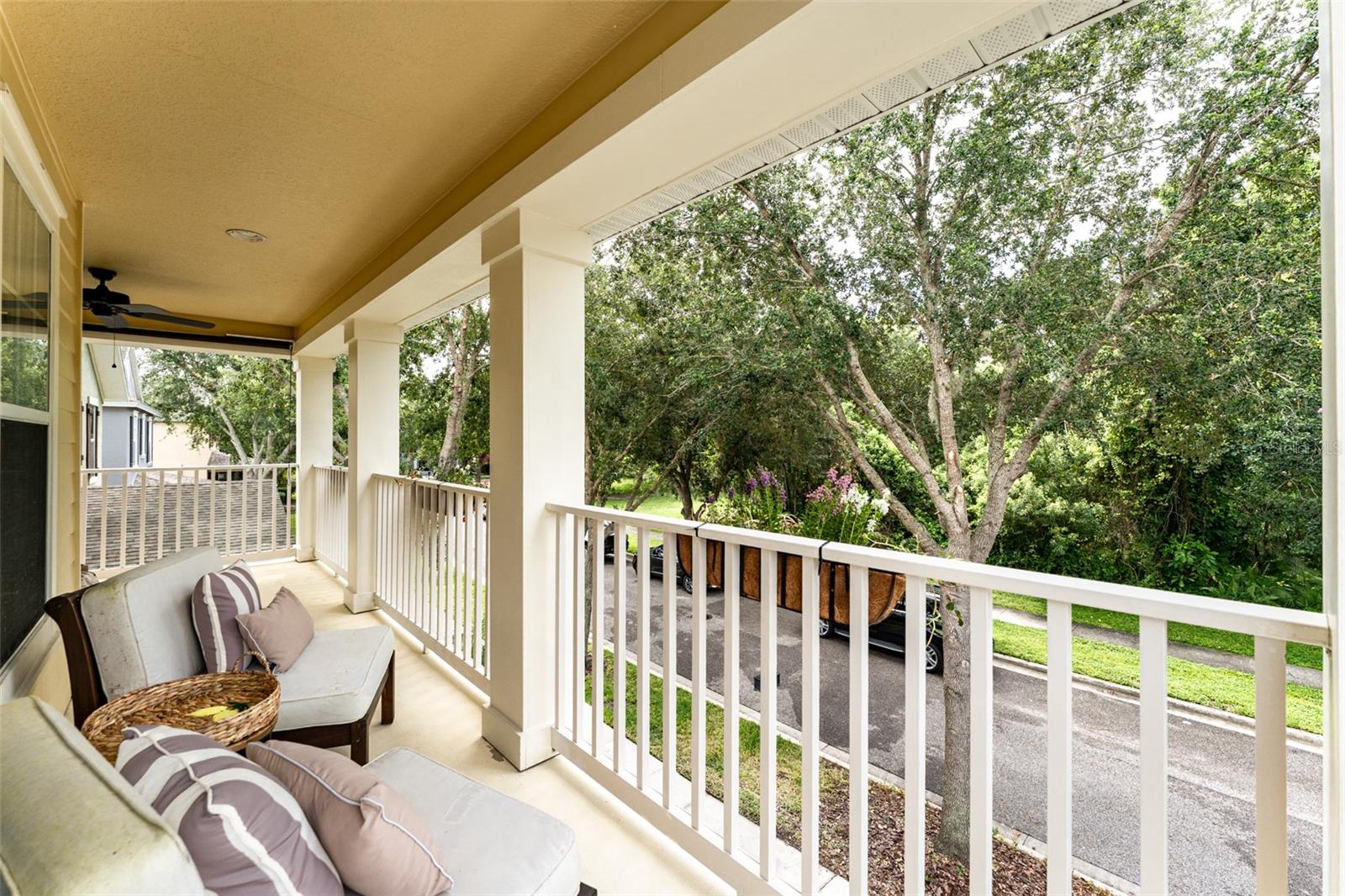 Image 11 of 47 For 16014 Palmettorun Cir