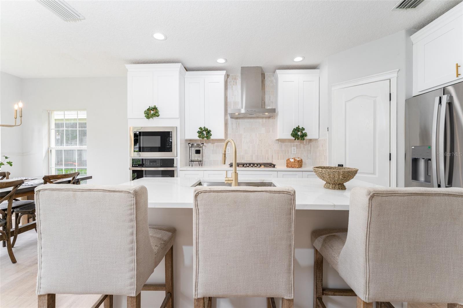 Image 18 of 47 For 16014 Palmettorun Cir